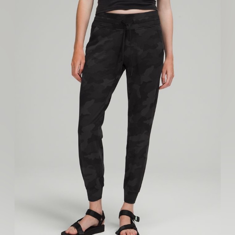 Lululemon Ready to Rulu HR 7/8 Jogger size 6 29” inseam camo Gorpcore athleisure